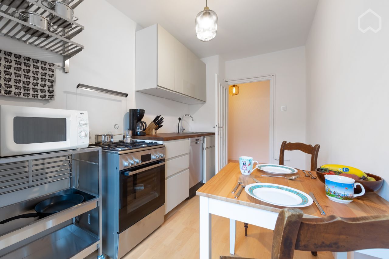Well cut, bright 2-room apartment with balcony in the middle of Munich