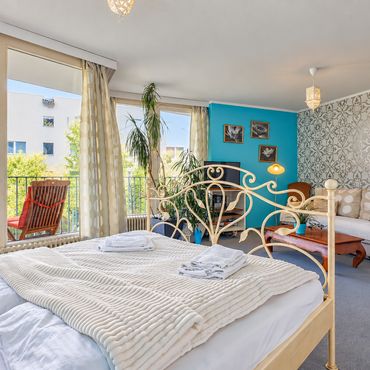 Hackescher Markt – central living, peaceful and green (For Sale) in Mitte