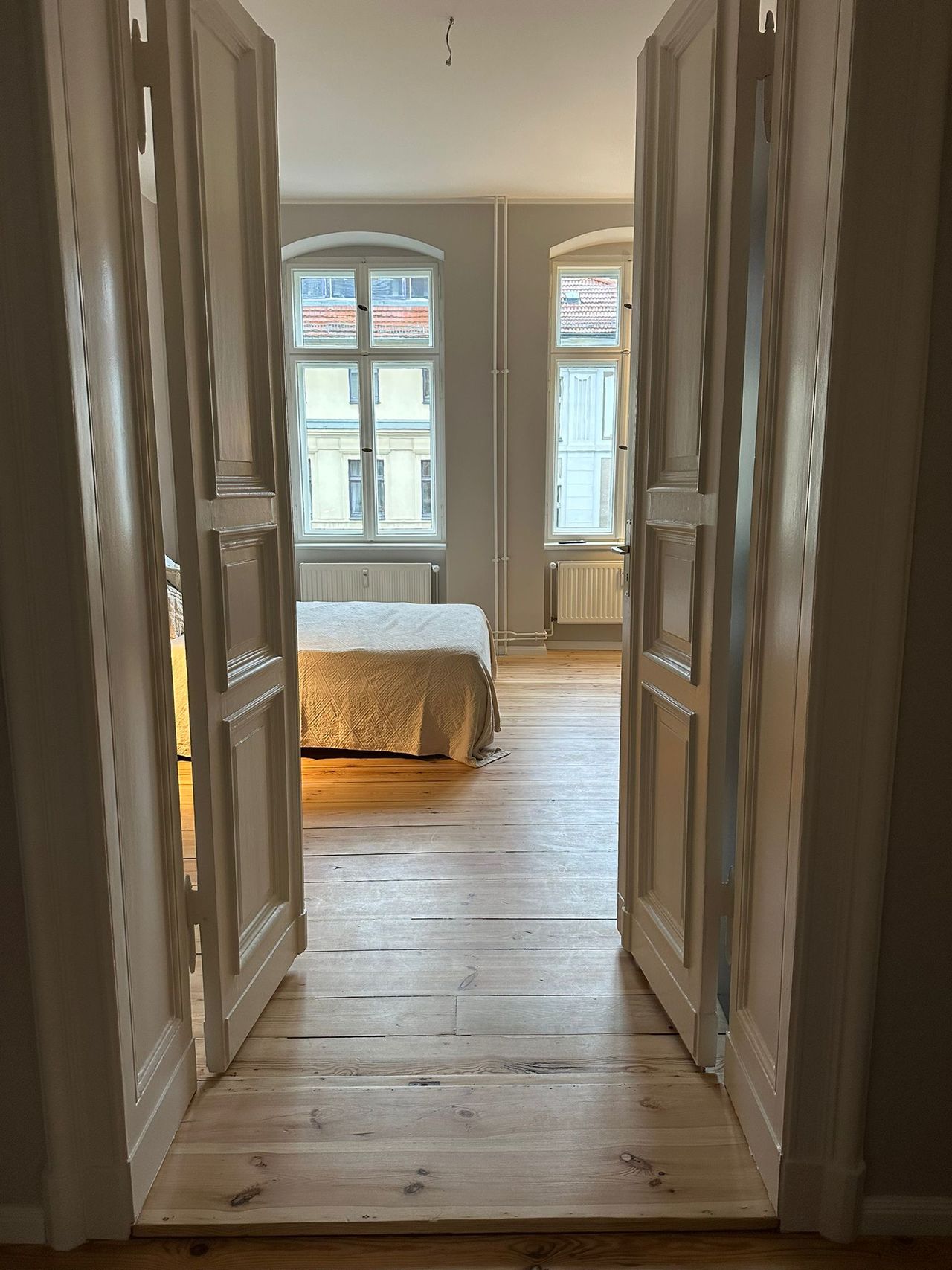 Classic apartment in one of Berlins old historical buildings in Mitte