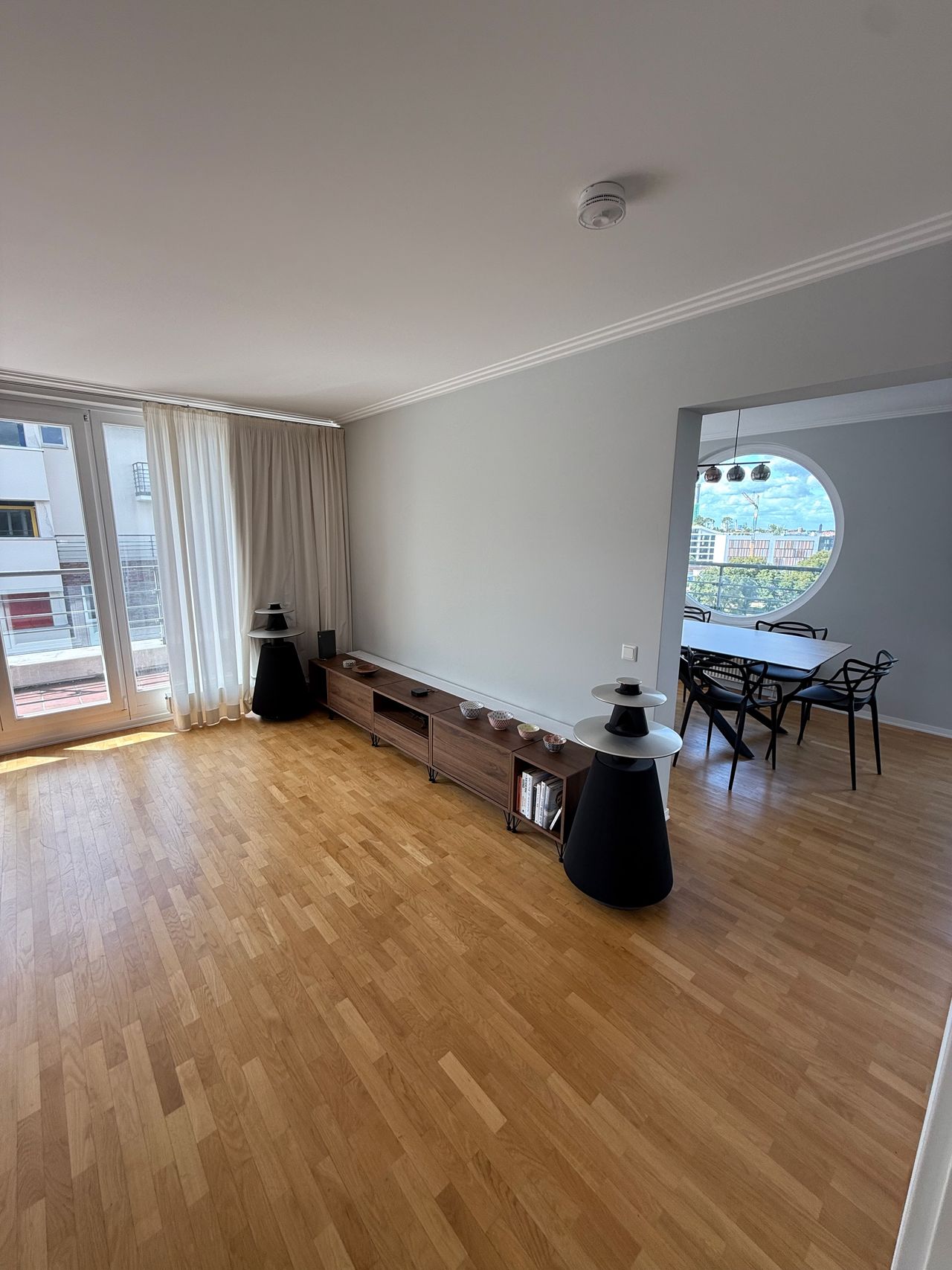 Modern Apartment with Large Terrace and Waterfront View in Charlottenburg