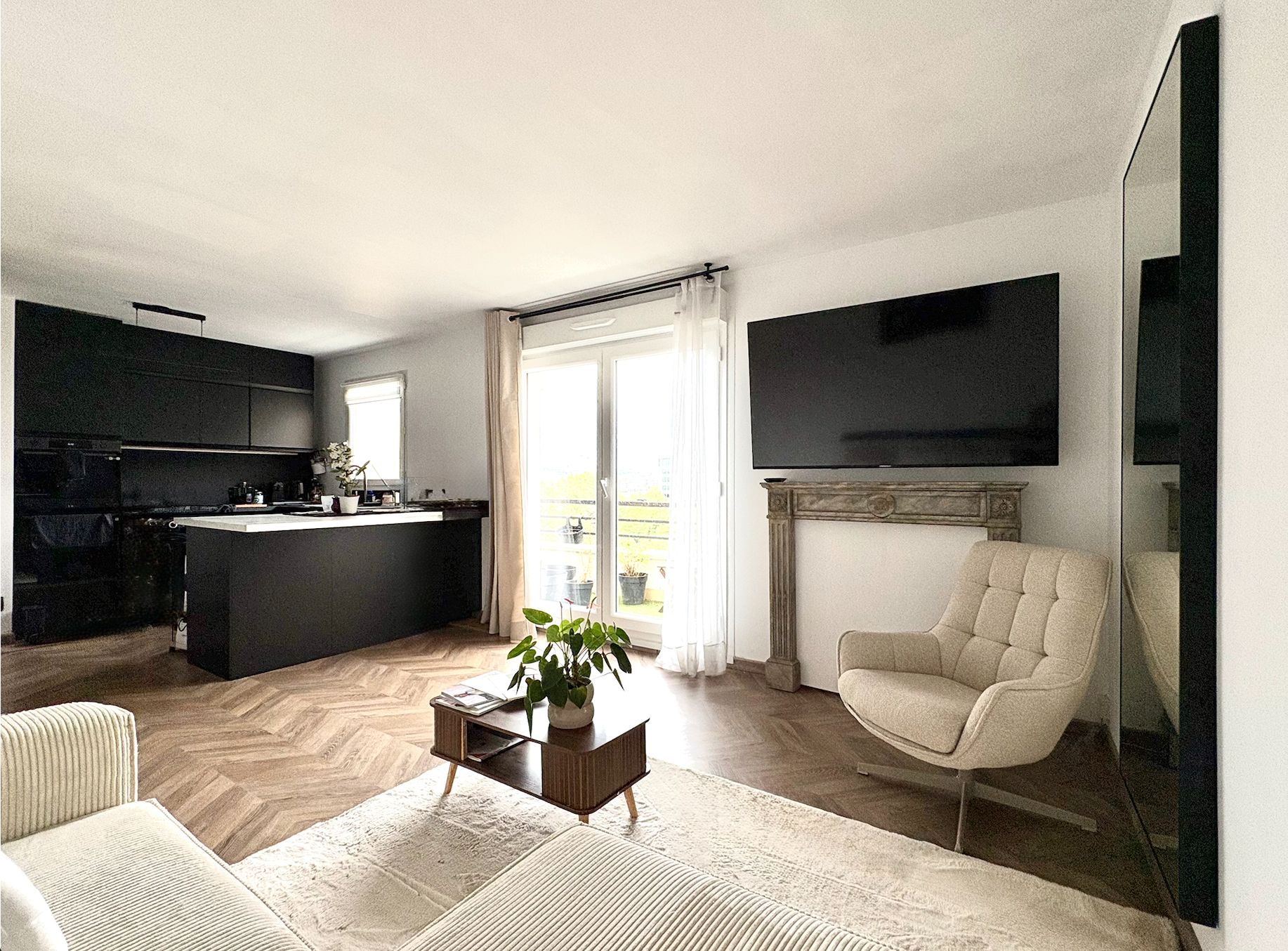 Appartement traversant au dernier étage avec terrasse et balcon – proximité de L Colombes