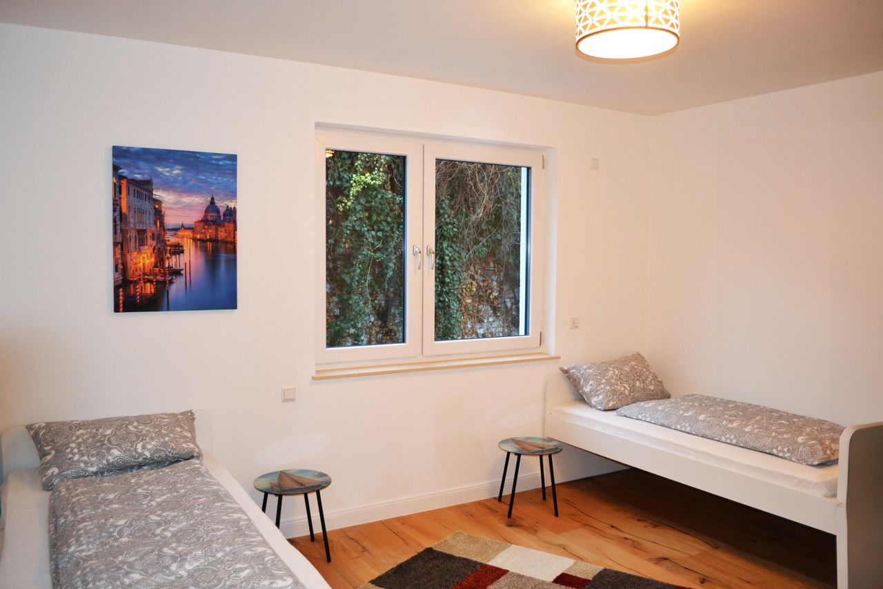 Modern Furnished Apartment with Garden & Terrace | Near Messe Frankfurt | Private Parking | Silent & Central in Hausen