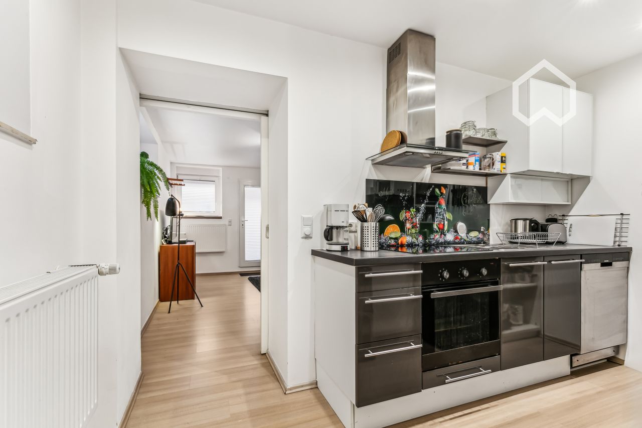 Charming 2-room apartment with private parking space in Cologne