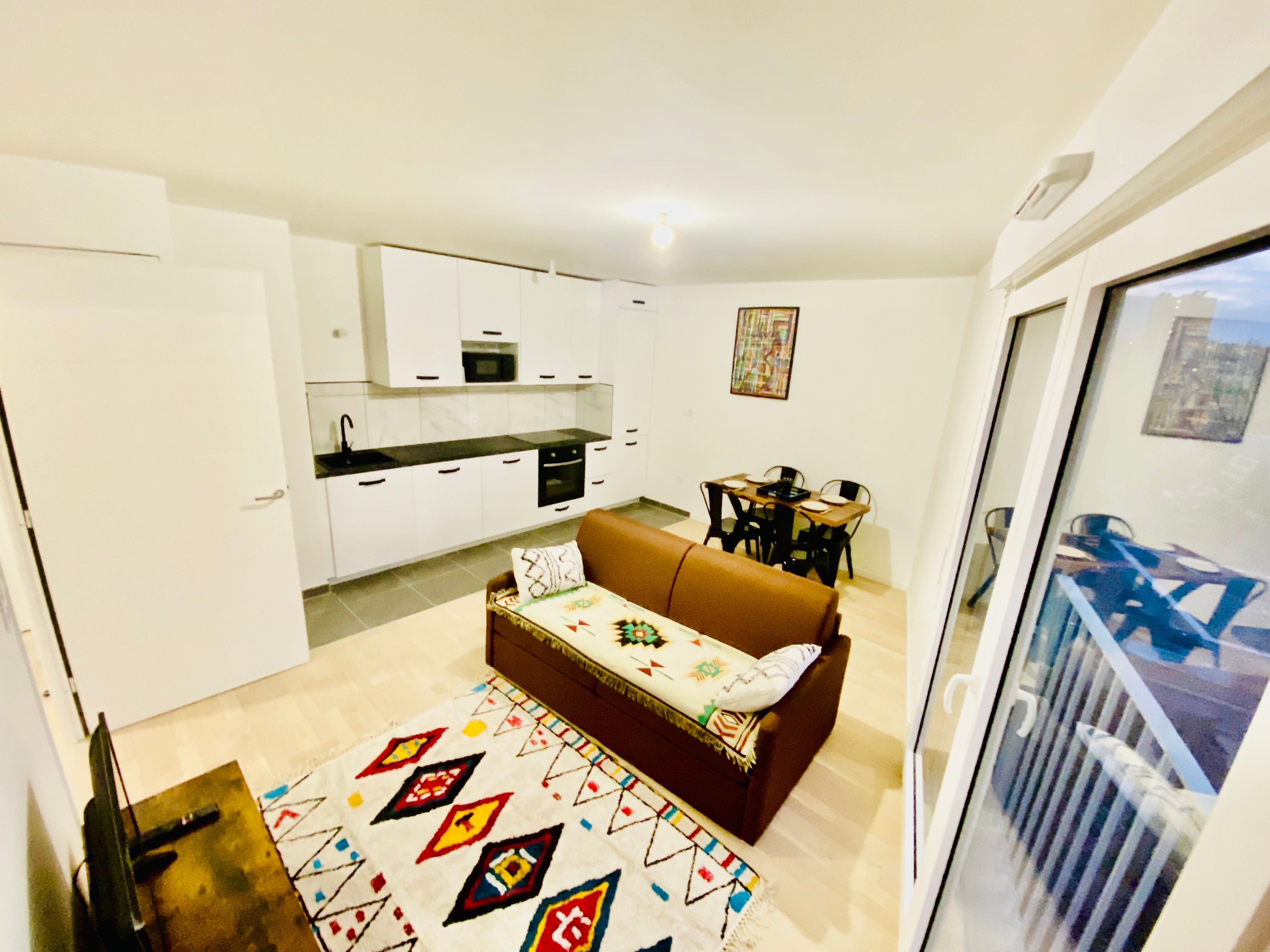 Appartement haut standing 5 min du métro (loyer tout inclus) Pantin