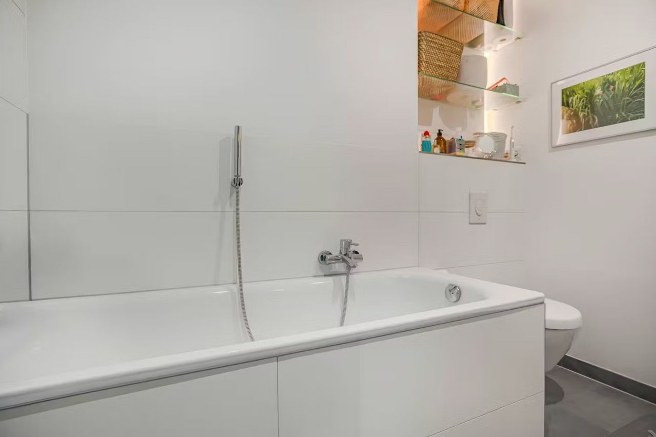 Modern, bright flat (Friedrichshain)